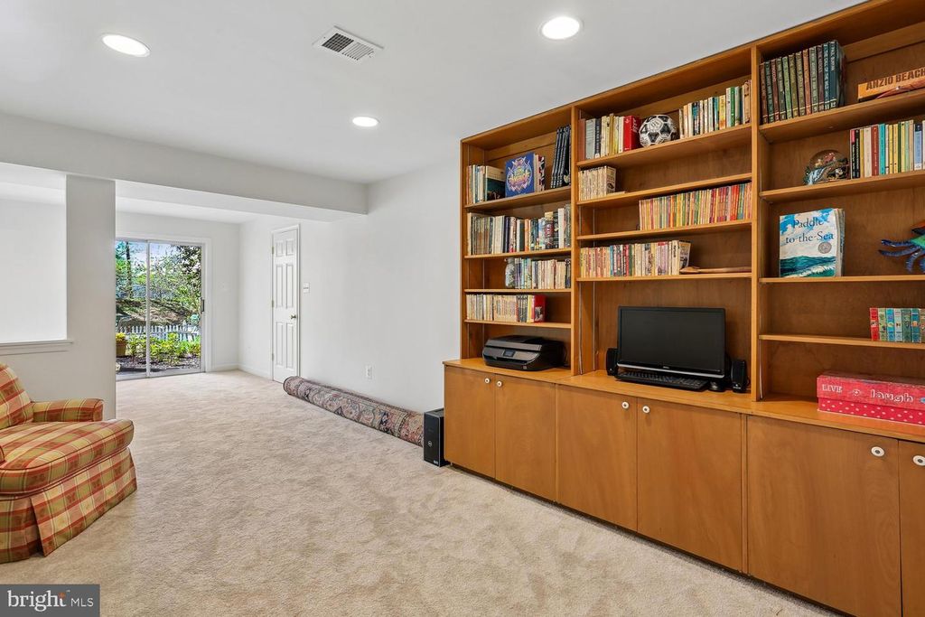 Image 47 of property listing at 306 BECKWITH ST, Gaithersburg, MD 20878