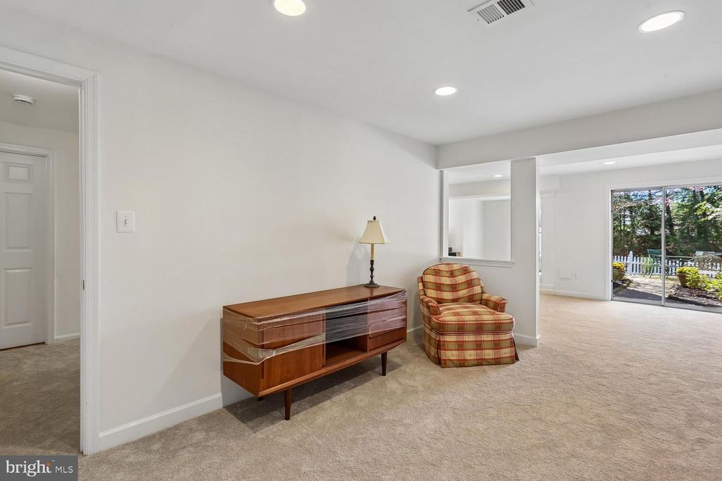 Image 48 of property listing at 306 BECKWITH ST, Gaithersburg, MD 20878