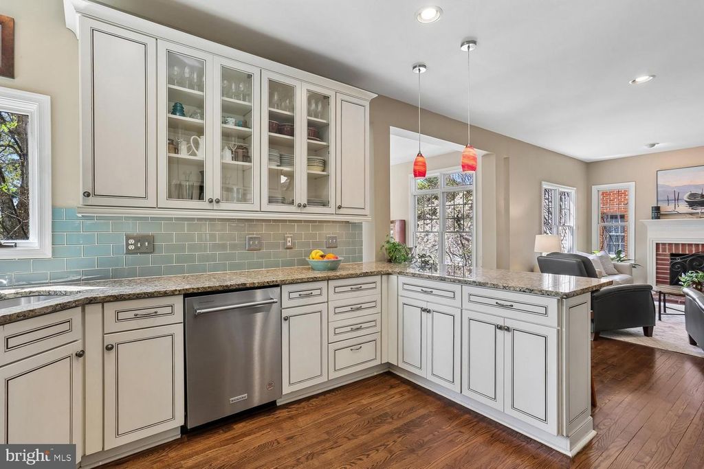 Image 7 of property listing at 306 BECKWITH ST, Gaithersburg, MD 20878