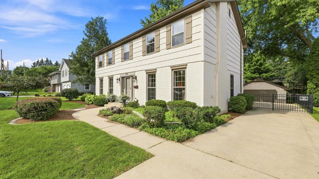 184 Spring Avenue, Glen Ellyn, IL 60137