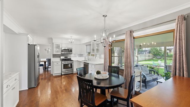 184 Spring Avenue, Glen Ellyn, IL 60137