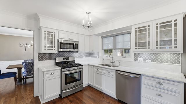 184 Spring Avenue, Glen Ellyn, IL 60137