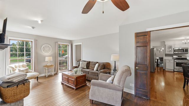 184 Spring Avenue, Glen Ellyn, IL 60137