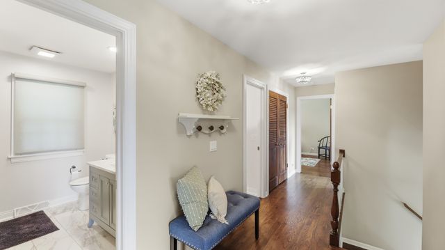 184 Spring Avenue, Glen Ellyn, IL 60137