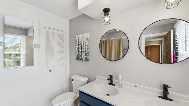 184 Spring Avenue, Glen Ellyn, IL 60137