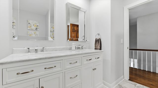 184 Spring Avenue, Glen Ellyn, IL 60137