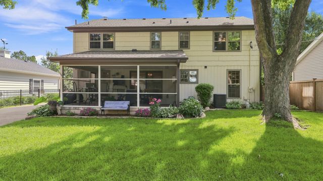 184 Spring Avenue, Glen Ellyn, IL 60137