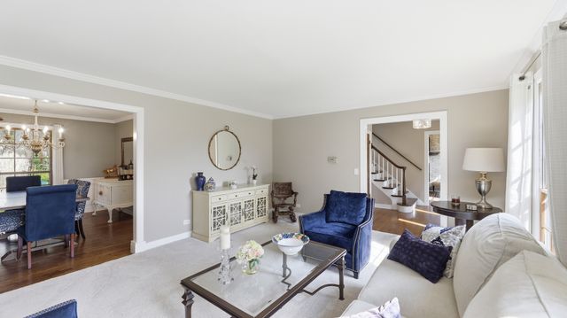 184 Spring Avenue, Glen Ellyn, IL 60137