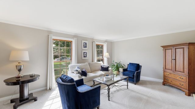 184 Spring Avenue, Glen Ellyn, IL 60137