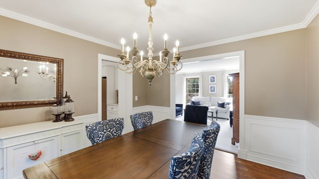 184 Spring Avenue, Glen Ellyn, IL 60137