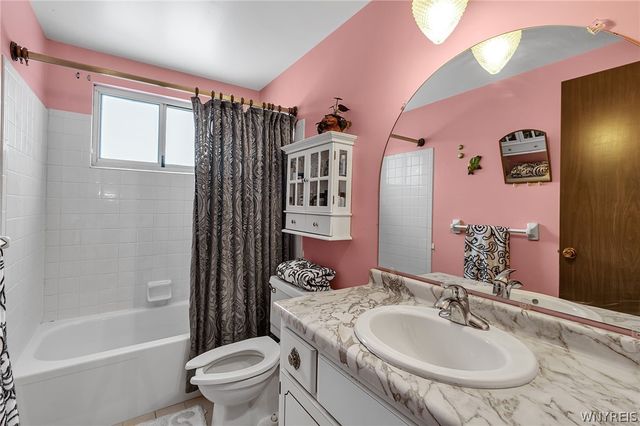 19 Sunset Court, Amherst, NY 14228