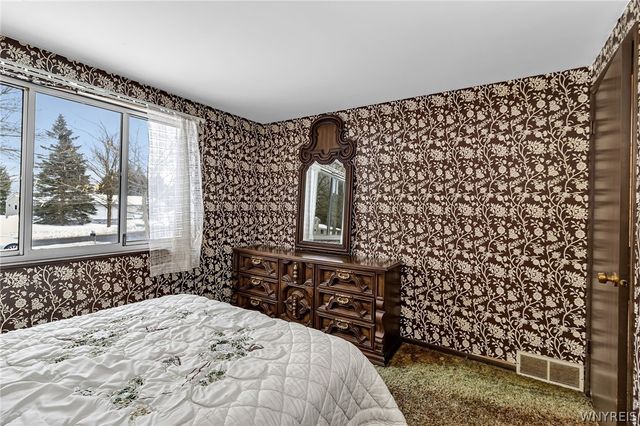 19 Sunset Court, Amherst, NY 14228