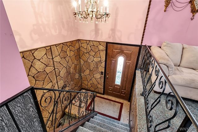 19 Sunset Court, Amherst, NY 14228