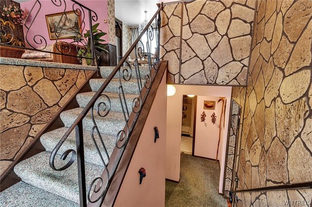 19 Sunset Court, Amherst, NY 14228