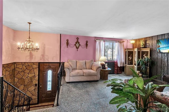 19 Sunset Court, Amherst, NY 14228