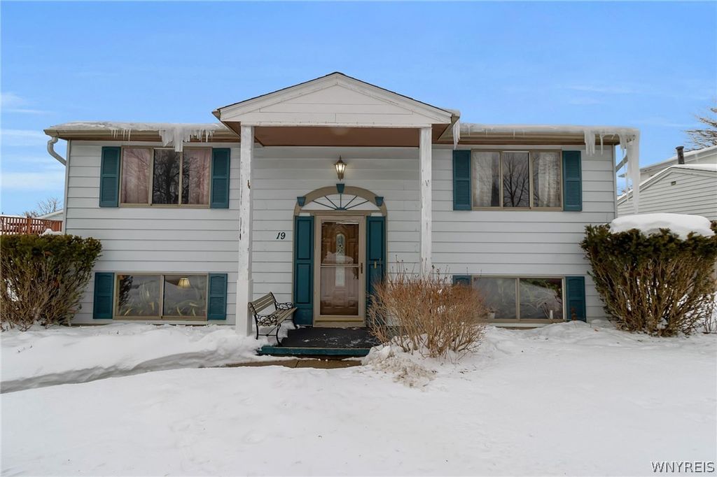 19 Sunset Court, Amherst, NY 14228