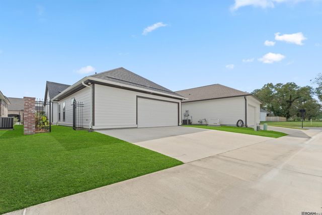364 Glenthorne Dr, Gonzales, LA 70737