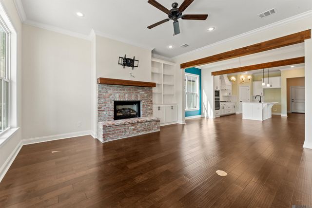 364 Glenthorne Dr, Gonzales, LA 70737