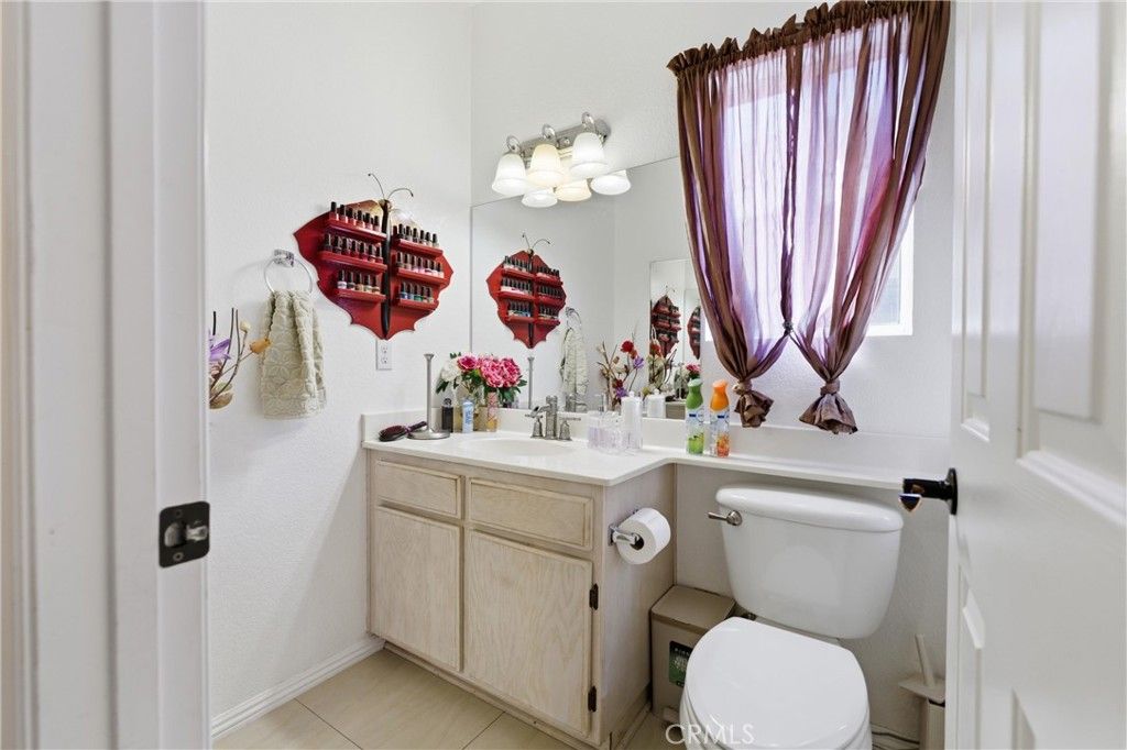 Image 10 of property listing at 36967 Alder, Palmdale, CA 93552