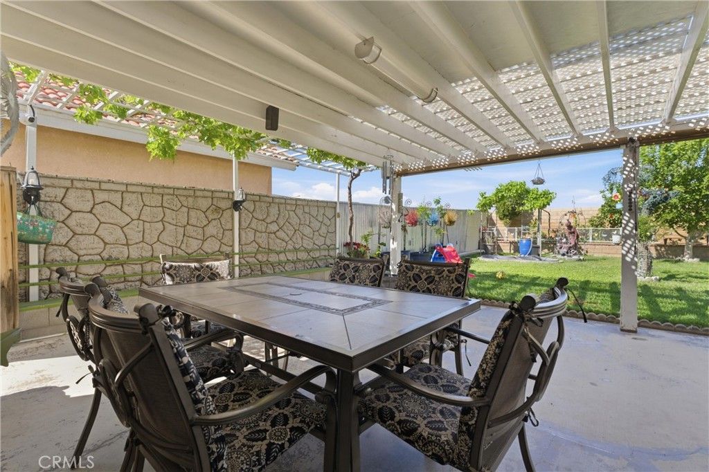 Image 16 of property listing at 36967 Alder, Palmdale, CA 93552