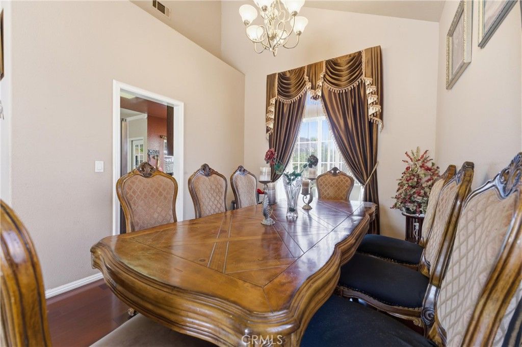 Image 5 of property listing at 36967 Alder, Palmdale, CA 93552