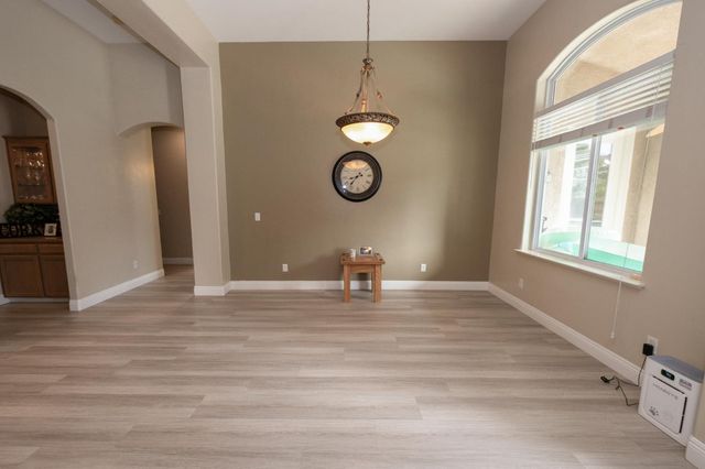 2933 E Quincy Avenue, Fresno, CA 93720