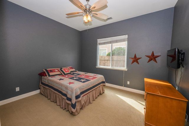 2933 E Quincy Avenue, Fresno, CA 93720