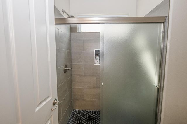 2933 E Quincy Avenue, Fresno, CA 93720