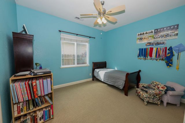 2933 E Quincy Avenue, Fresno, CA 93720