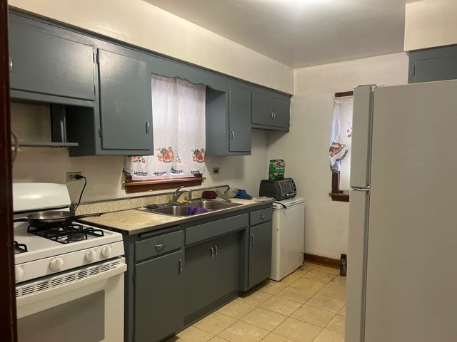 14218 S Wallace Avenue, Riverdale, IL 60827