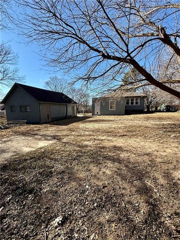 2927 N 55th Street, Kansas City, KS 66104