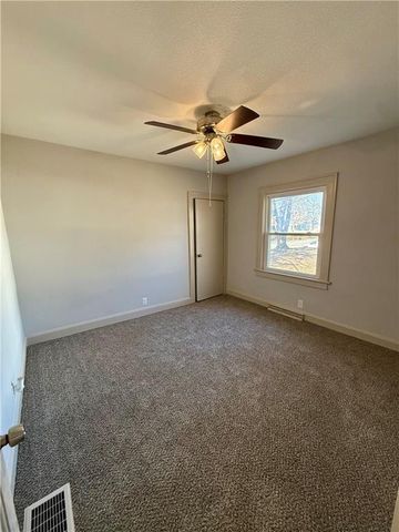 2927 N 55th Street, Kansas City, KS 66104