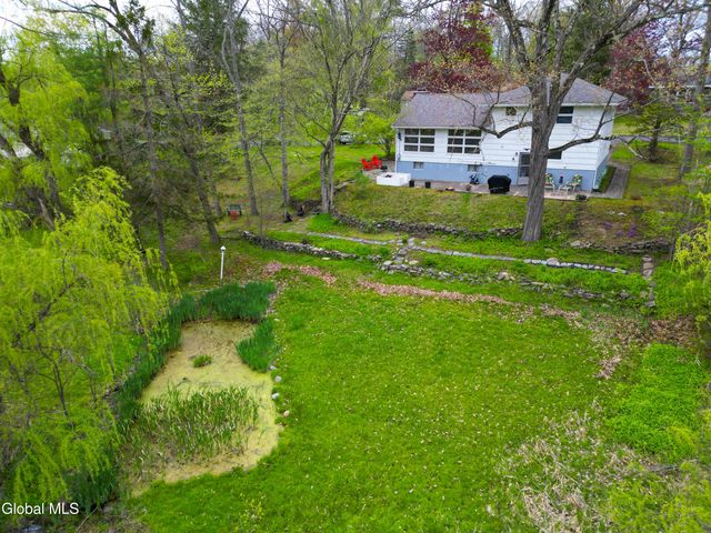 10 Woodland Drive, Johnstown, NY 12095