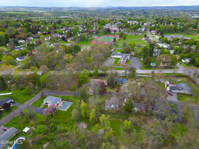 10 Woodland Drive, Johnstown, NY 12095