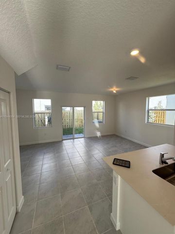 116 SE 11th Ct, Florida City, FL 33034