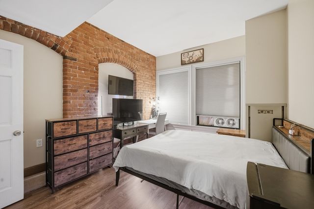 235 State St 111, Springfield, MA 01103