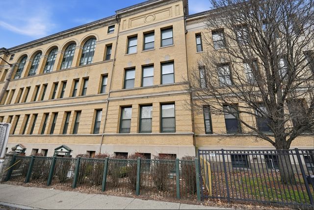 235 State St 111, Springfield, MA 01103