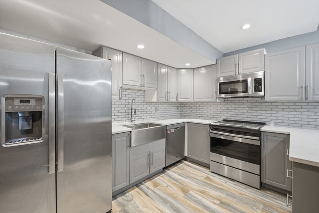235 State St 111, Springfield, MA 01103