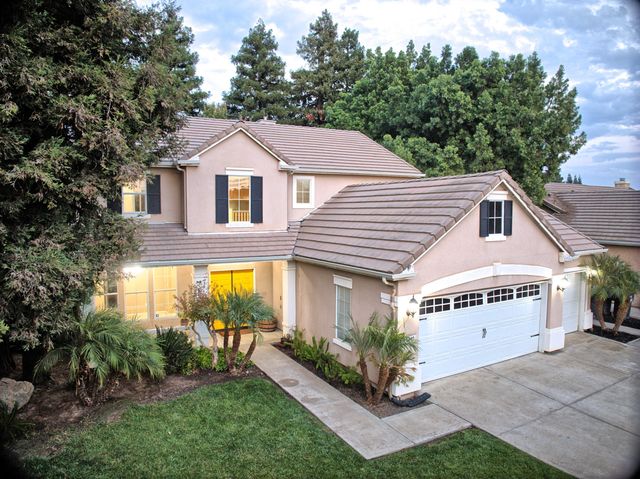 5820 W Lisendra Drive, Visalia, CA 93277