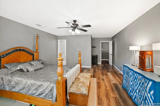 9590 Campton Farms, San Antonio, TX 78250