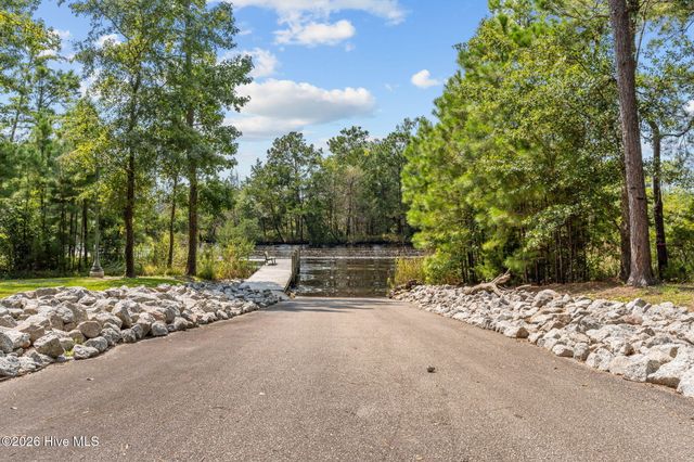 776 Breezewood Drive SE, Bolivia, NC 28422