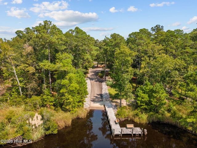 776 Breezewood Drive SE, Bolivia, NC 28422