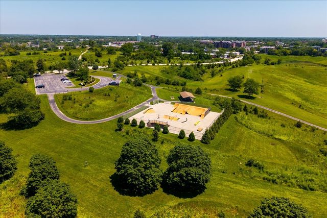 17 S Walnut Street, Palatine, IL 60067