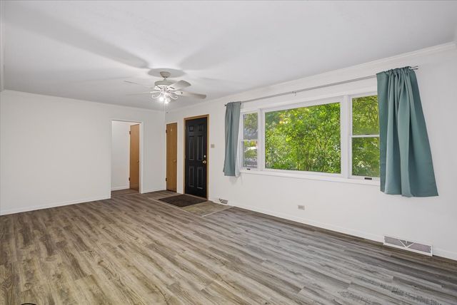 17 S Walnut Street, Palatine, IL 60067