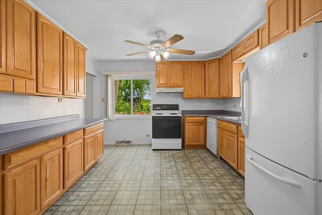 17 S Walnut Street, Palatine, IL 60067