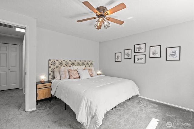 945 SW Moffett Lane, Port Orchard, WA 98367
