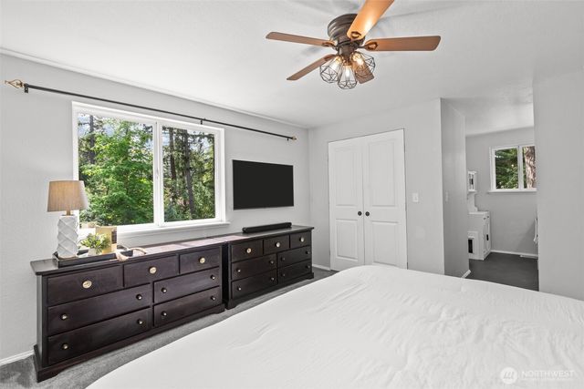 945 SW Moffett Lane, Port Orchard, WA 98367