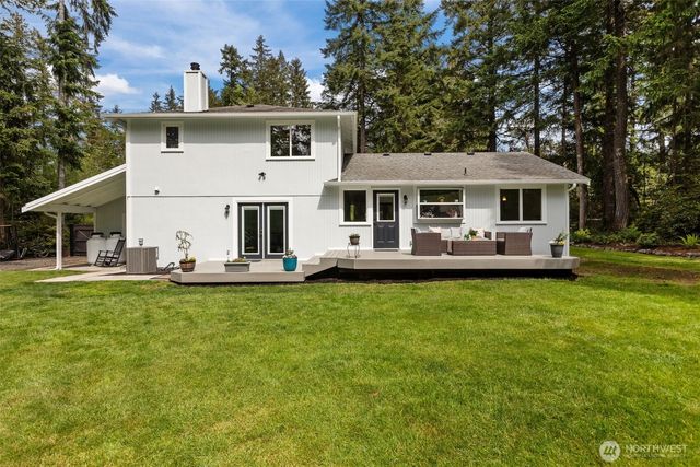 945 SW Moffett Lane, Port Orchard, WA 98367