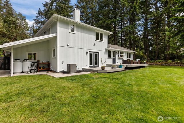 945 SW Moffett Lane, Port Orchard, WA 98367