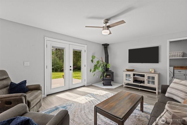 945 SW Moffett Lane, Port Orchard, WA 98367